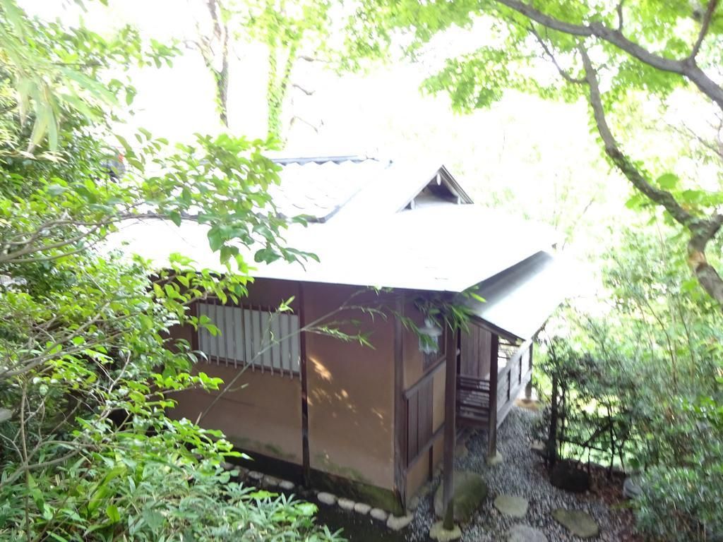 4LDK House with Tea Room in Ashiya, Hyogo | 105M Yen - Thumbnail 2