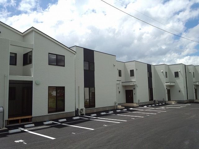 3LDK Townhouse for Rent in Yufu City, Oita - Main Image