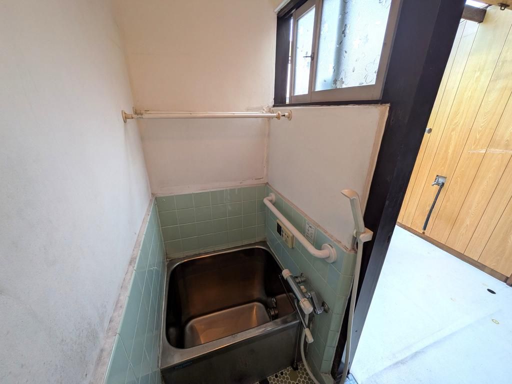 3DK Townhouse for Sale in Kadoma, Osaka – 42.37m² - Thumbnail 4
