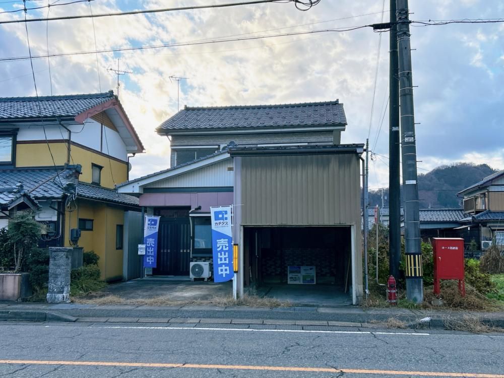 4LDK Renovated House for Sale in Katsuyama, Fukui - Thumbnail 2