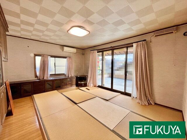 6SDK House with 4-Car Garage in Himeji, Hyogo - Thumbnail 3