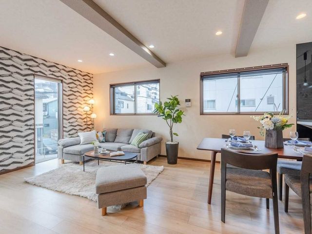 Modern 2018-Built 2LDK Townhouse with Rooftop in Central Kobe - Thumbnail 4