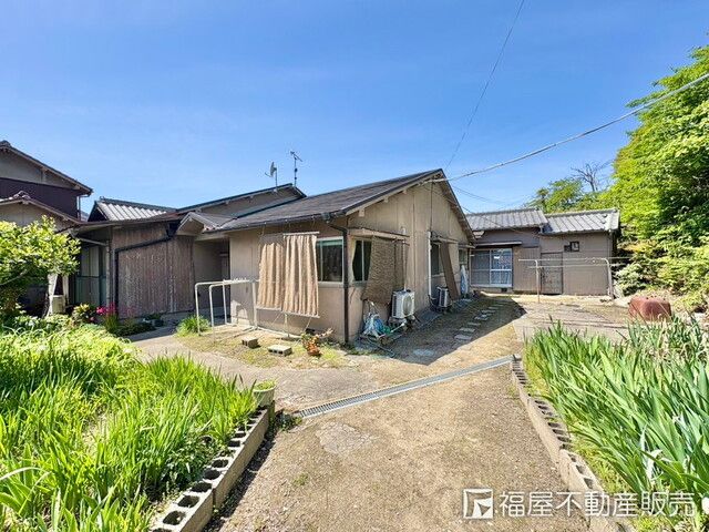 6DK Single-Story Home with Large Garden in Himeji, Hyogo - Thumbnail 3