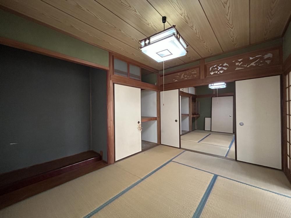 5LDK South-Facing House in Matsuyama with Parking | Ichitsubo Station - Thumbnail 4