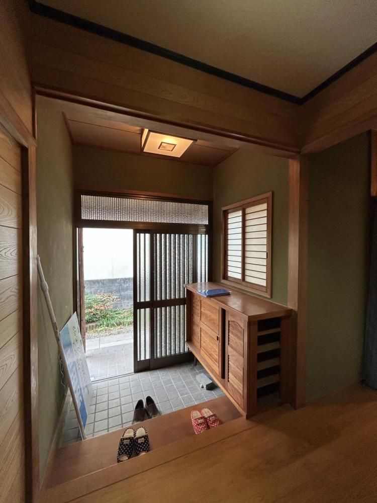 5LDK South-Facing House in Matsuyama with Parking | Ichitsubo Station - Thumbnail 2