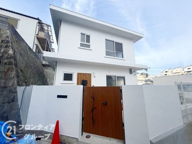 Renovated 3DK Detached House with Large Garden in Kobe Tarumi - Thumbnail 3