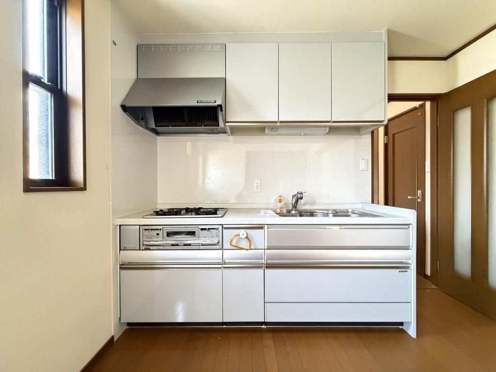 5DK House for Sale in Matsubara, Osaka - 107m² - Thumbnail 3