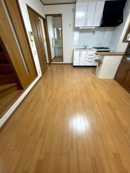 3-Storey Steel House with Roof Terrace for Sale in Osaka - Thumbnail 2