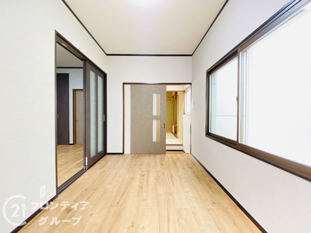 4DK Renovated House for Sale in Higashiyodogawa-ku, Osaka - Thumbnail 2