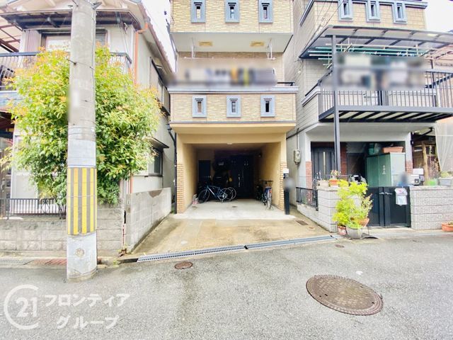 Spacious 4DK Wooden House for Sale in Neyagawa City, Osaka - Thumbnail 3