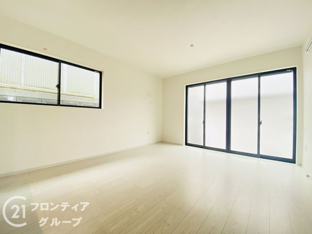 New 4LDK Detached House in Tarumi-ku, Kobe | 7 Min Walk to Station - Thumbnail 3