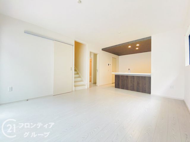 New 4LDK Detached House in Tarumi-ku, Kobe | 7 Min Walk to Station - Thumbnail 4