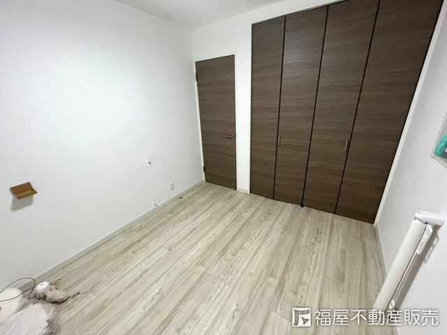 Modern 4LDK House for Sale in Osaka Nishinari Ward - Thumbnail 4