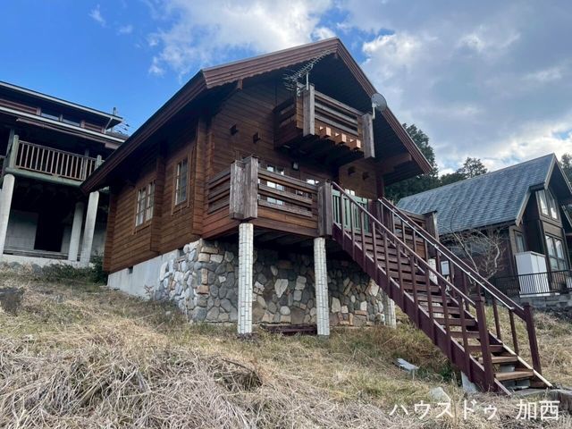 Log House in Taka Town, Hyogo - 1LDK Akiya with Land - Thumbnail 2