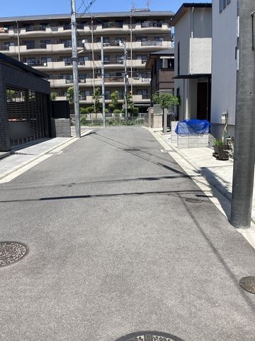 Modern 3SLDK House for Sale in Neyagawa, Osaka - Thumbnail 3