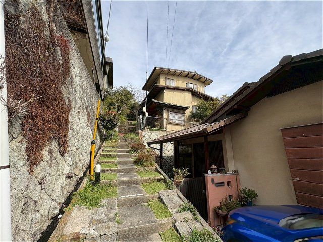 4LDK Detached House for Sale in Koyoen, Nishinomiya - Thumbnail 4