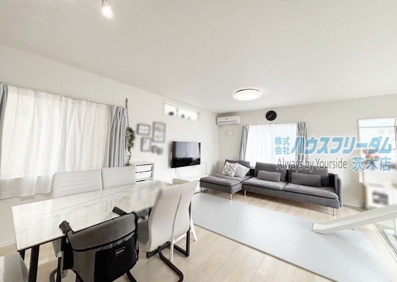 3LDK Detached House for Sale in Tondabayashi, Osaka - Thumbnail 2