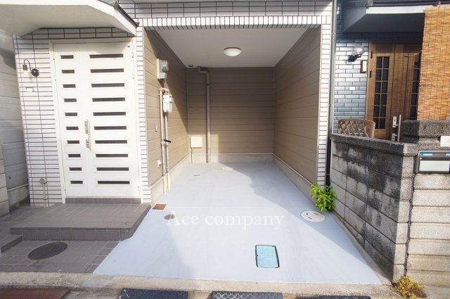 Renovated 4LDK House Near Kintetsu Yao Station, Osaka - Thumbnail 2