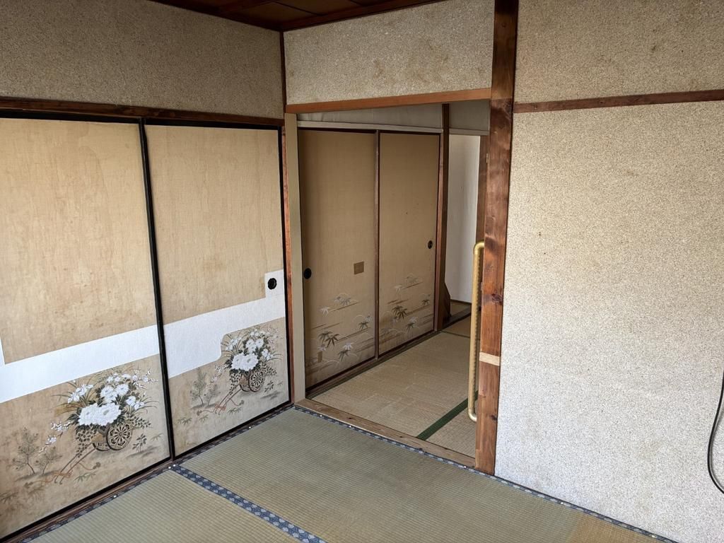 6DK Two-Generation House for Sale in Moriguchi, Osaka - Thumbnail 3