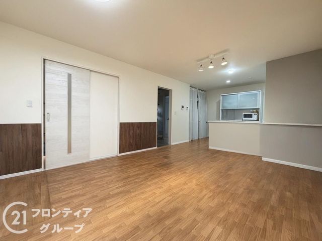 4SLDK Detached House for Sale in Sakai Mihara Ward, Osaka - Thumbnail 3
