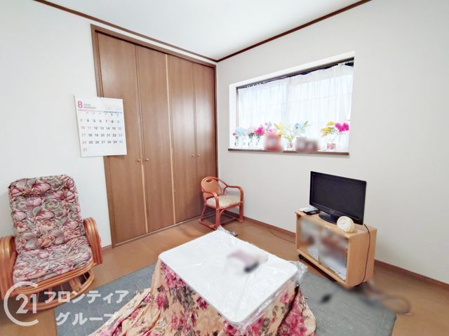 4LDK Family House with Renovations in Neyagawa, Osaka - Thumbnail 4