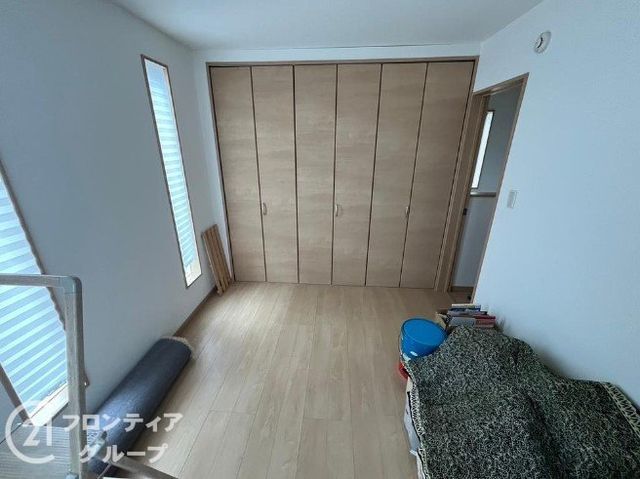 3LDK Corner Lot House for Sale in Neyagawa, Osaka - Thumbnail 4