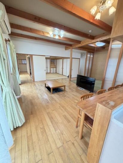 3LDK House Near Kamayama Station in Wakayama City - Thumbnail 3