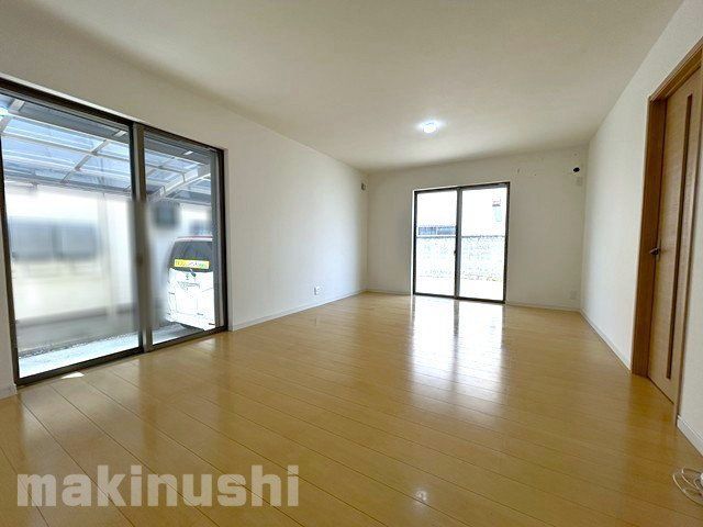 Modern 3LDK House for Sale in Matsubara, Osaka - Built 2020 - Thumbnail 3
