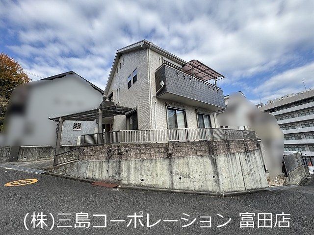 4LDK Detached House for Sale in Takatsuki, Osaka - Thumbnail 2