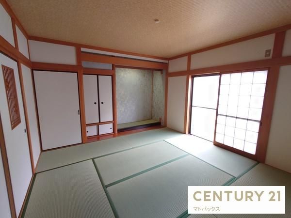 Renovated 4SLDK House in Iwade City, Wakayama - Thumbnail 3