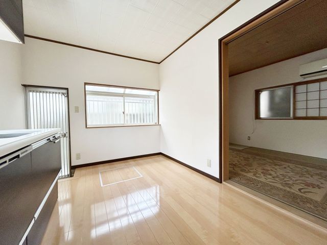 5DK Detached House for Sale in Fujiidera, Osaka - Near Hanishinori Station - Thumbnail 3