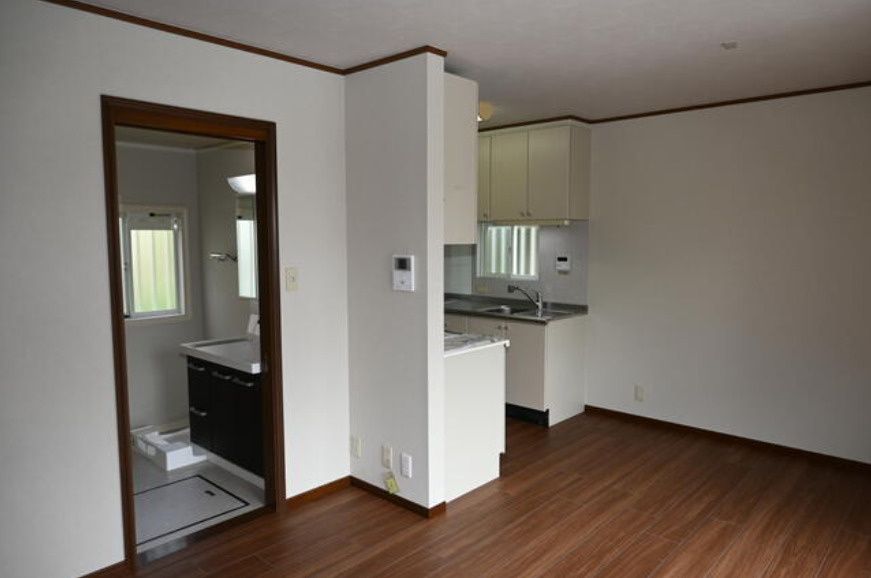 Renovated 3LDK+S House in Nishinomiya Kurakuen, Hyogo - Thumbnail 2
