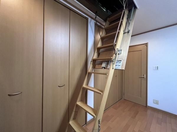 4LDK Detached House for Sale in Daito City, Osaka - Thumbnail 4
