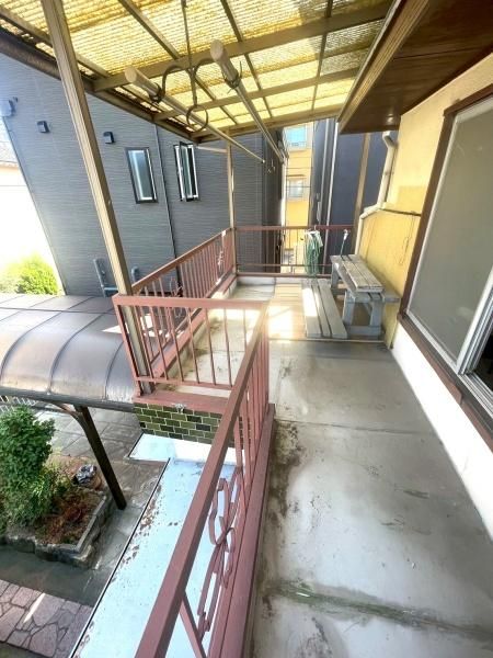 4K House with Roofed Garage for Sale in Matsubara, Osaka - Thumbnail 4