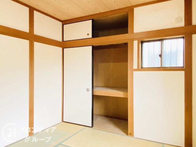 3DK House with Garage for Sale in Tsurumi Ward, Osaka - Thumbnail 4