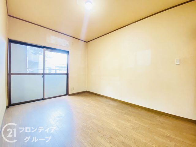 3DK House with Garage for Sale in Tsurumi Ward, Osaka - Thumbnail 3