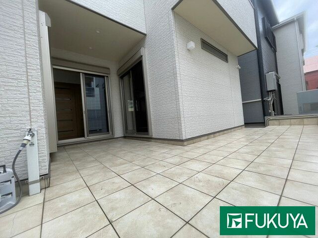 Modern 3LDK House with Solar Panels & Floor Heating in Matsubara - Thumbnail 2