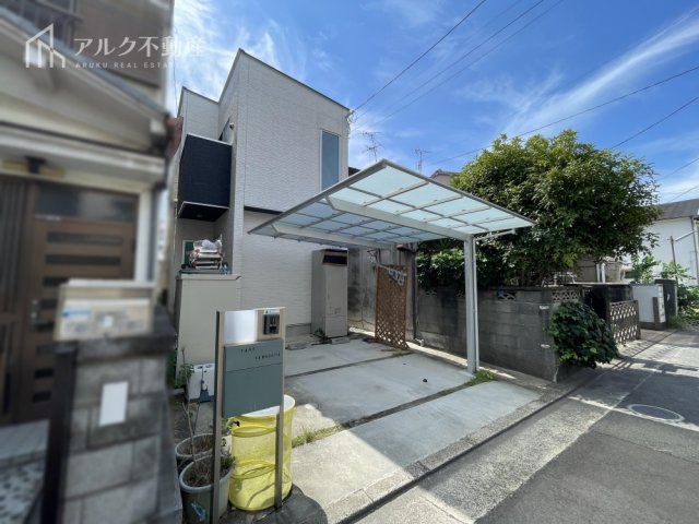 Modern 3LDK House in Amagasaki with Solar Power and Carport - Thumbnail 2
