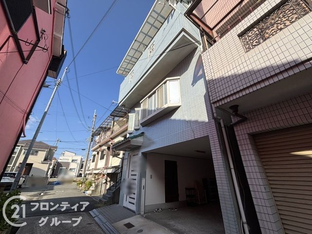 4DK Detached House for Sale in Neyagawa, Osaka - Near Kōrien Station - Thumbnail 3