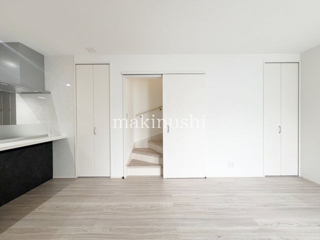 New 4LDK House in Habikino, Osaka | South-Facing & Spacious - Thumbnail 3