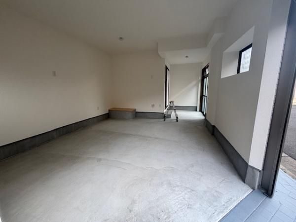 Renovated 2LDK Corner House in Higashi-Osaka, Osaka - Thumbnail 4
