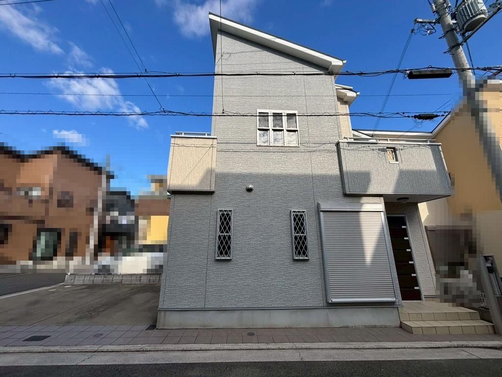 Renovated 4LDK Family House with Parking for 3 in Sakai, Osaka - Thumbnail 2