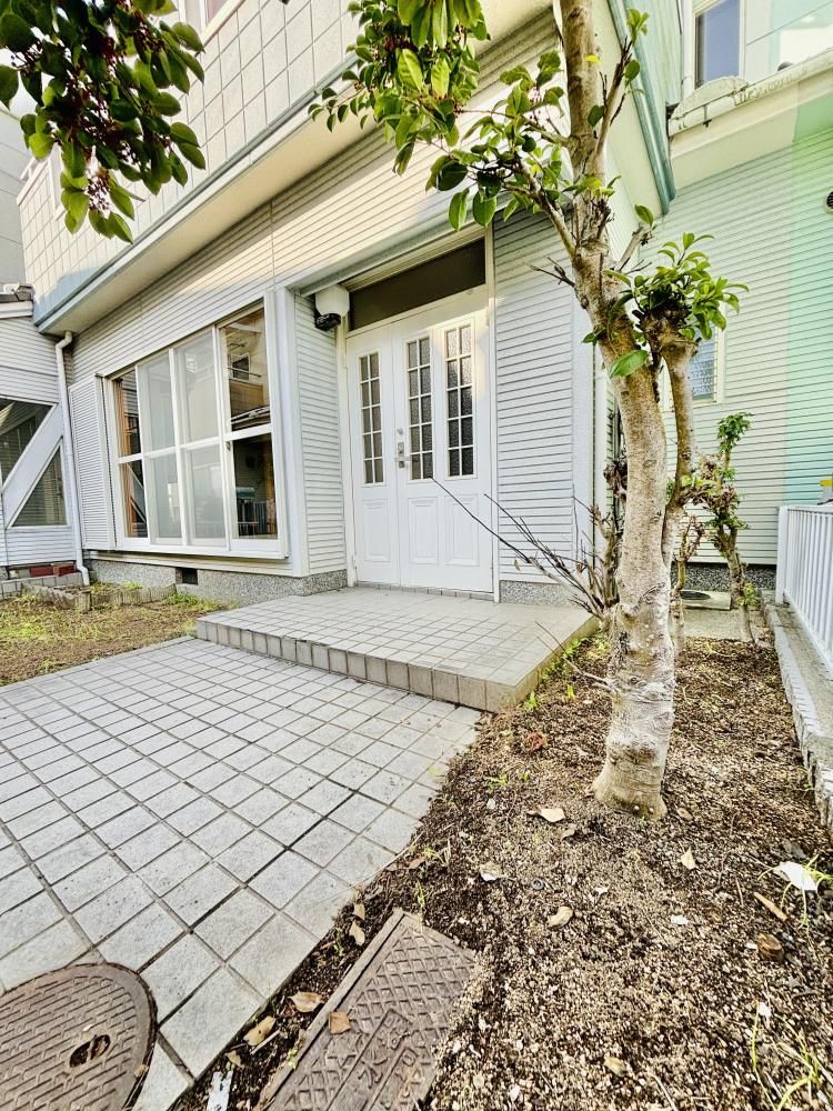 3DK House for Sale in Wakayama City with Garden - Thumbnail 3