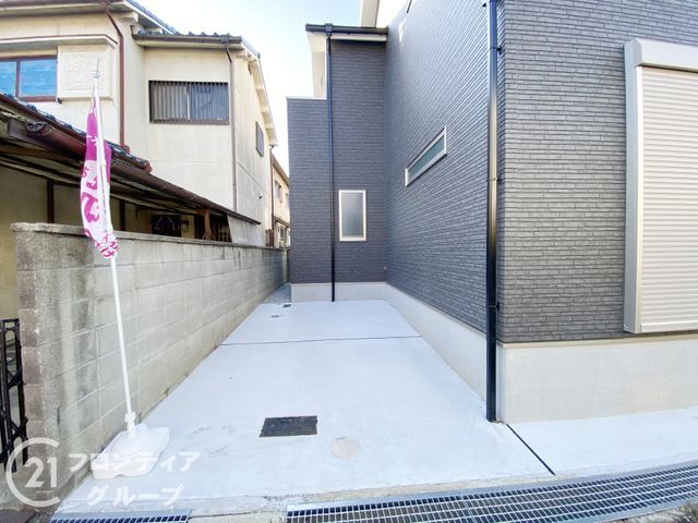 Modern 4LDK House for Sale in Yao City, Osaka - Thumbnail 2