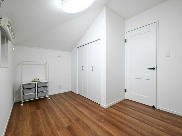 3LDK House for Sale in Toyonaka, Osaka - 93.97 sqm - Thumbnail 4