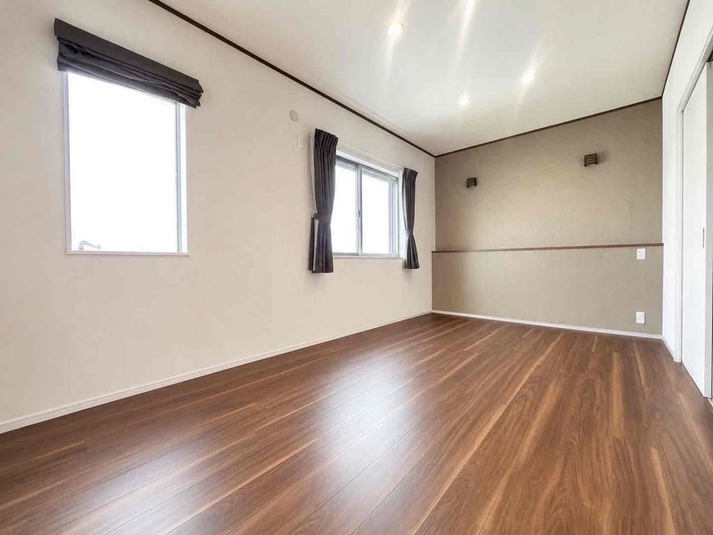 4LDK House for Sale in Kashiba, Nara - 118 sqm - Thumbnail 3