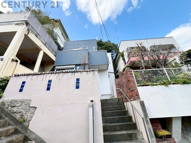 Renovated 3LDK House near Okamoto Station, Kobe - Thumbnail 2