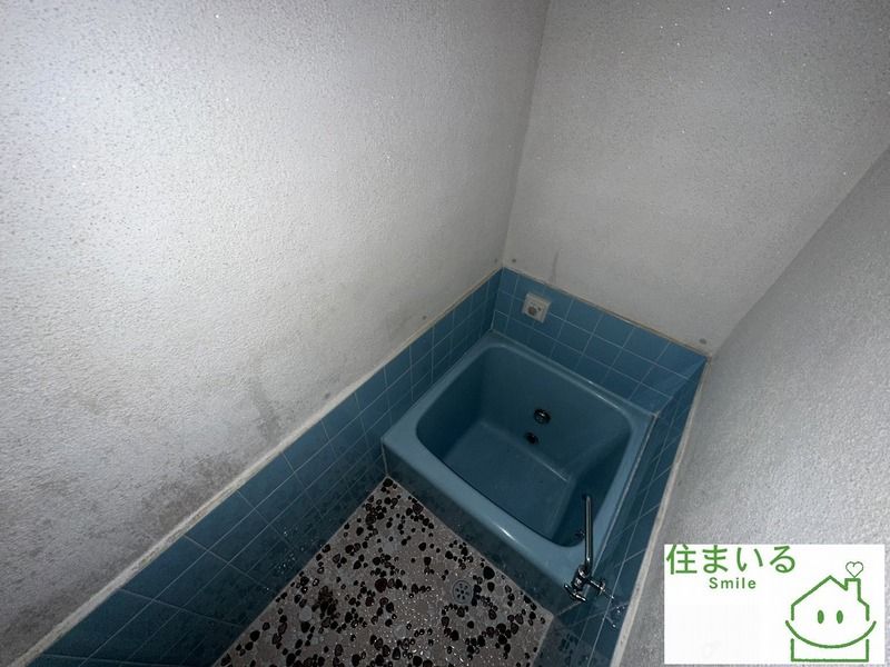 Terraced House for Sale in Kadoma, Osaka - 3DK, South-Facing - Thumbnail 4