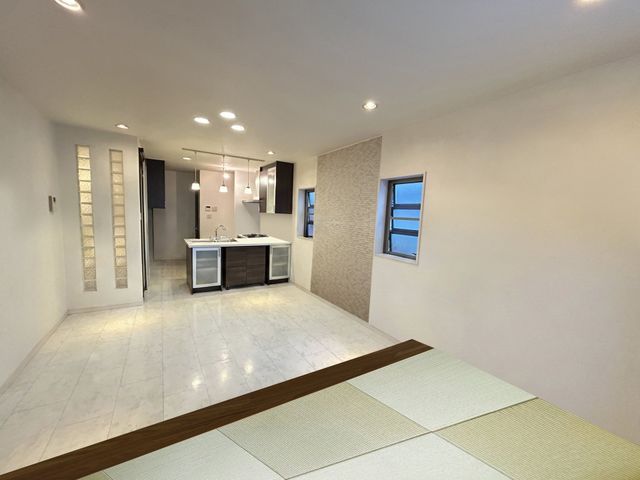 3SLDK House for Sale in Tennoji, Osaka – 107.85m² - Thumbnail 2