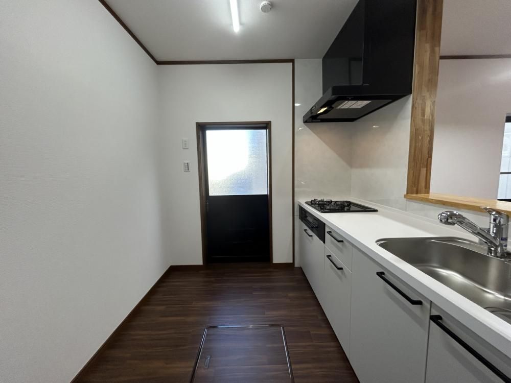 Renovated 5LDK House with 4 Car Parking in Tsuruga, Fukui - Thumbnail 4